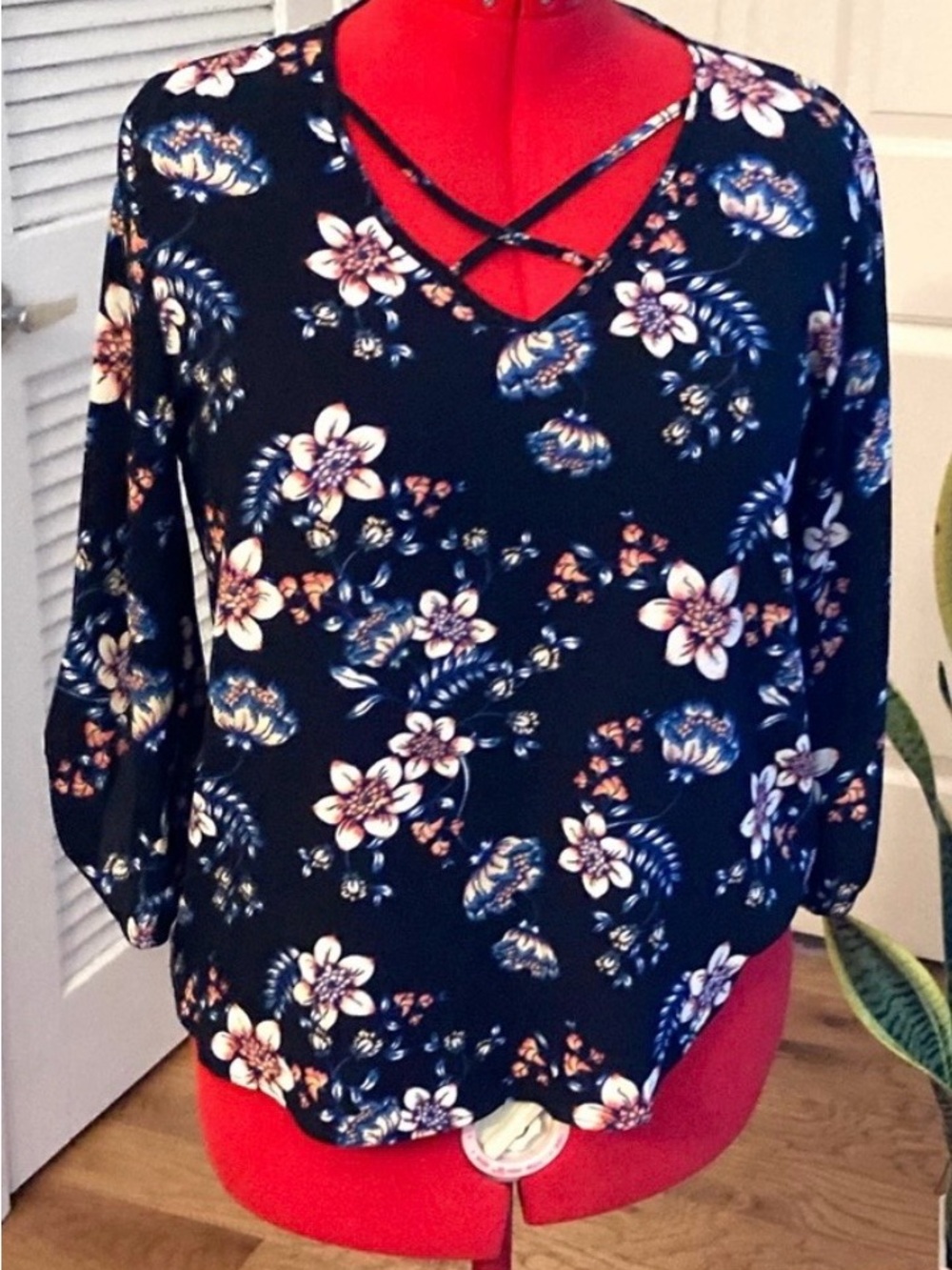 Pink Republic Floral Blouse 
Size large
